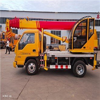 Autojeřáb mini velikosti